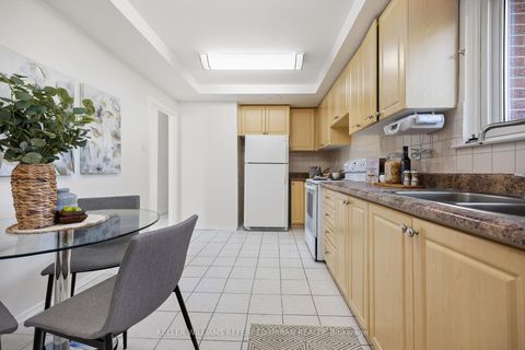 Photo 6 at 17 Madron Crescent, York University Heights, Toronto