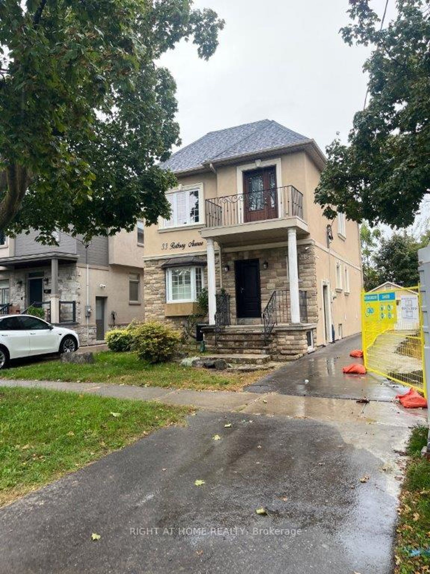 33 Rothsay Avenue, Queensway, Toronto by Loree Meneguzzi Real Estate 33 Rothsay Avenue, Queensway, Toronto