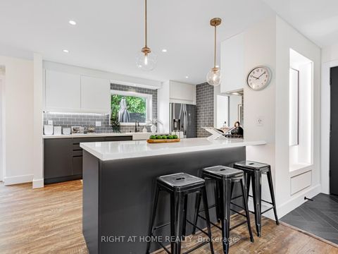 Photo 4 at 43 Kingland Crescent, Don Valley Village, Toronto