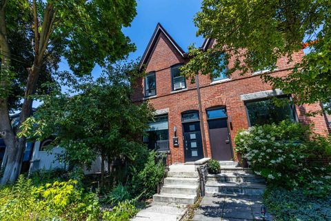 Photo 1 at 10 Follis Avenue, Annex, Toronto