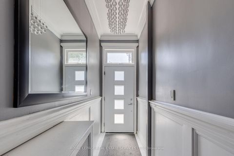 Photo 3 at 10 Follis Avenue, Annex, Toronto