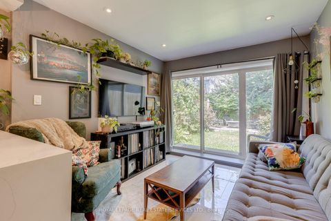 Photo 4 at 10 Follis Avenue, Annex, Toronto