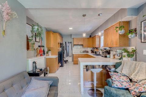 Photo 6 at 10 Follis Avenue, Annex, Toronto