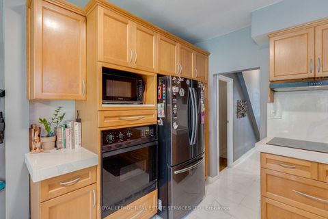 Photo 8 at 10 Follis Avenue, Annex, Toronto