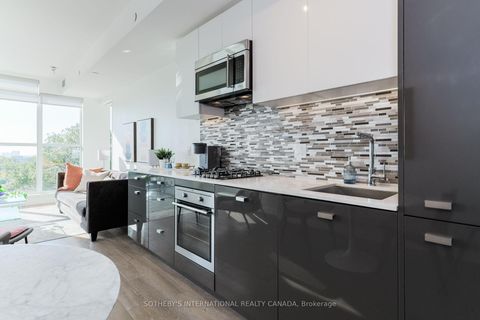 Photo 3 at 707 - 835 St. Clair Avenue W, Wychwood, Toronto