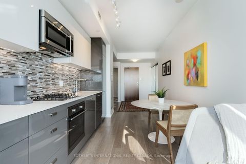 Photo 4 at 707 - 835 St. Clair Avenue W, Wychwood, Toronto