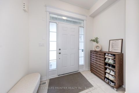 Photo 1 at 29 Bellflower Lane, Oak Ridges Lake Wilcox, Richmond Hill