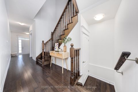 Photo 2 at 29 Bellflower Lane, Oak Ridges Lake Wilcox, Richmond Hill