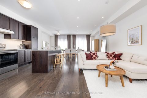 Photo 4 at 29 Bellflower Lane, Oak Ridges Lake Wilcox, Richmond Hill