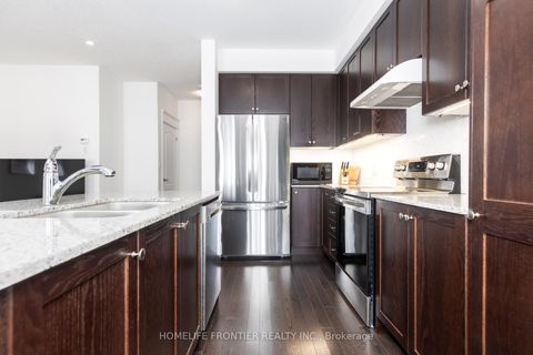 Photo 7 at 29 Bellflower Lane, Oak Ridges Lake Wilcox, Richmond Hill