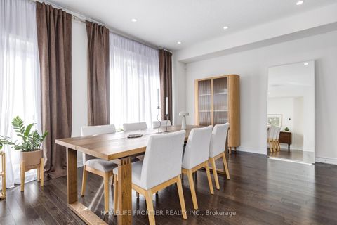 Photo 9 at 29 Bellflower Lane, Oak Ridges Lake Wilcox, Richmond Hill