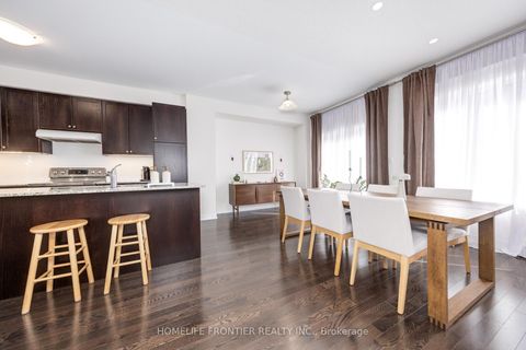 Photo 10 at 29 Bellflower Lane, Oak Ridges Lake Wilcox, Richmond Hill