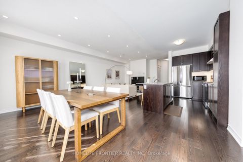 Photo 11 at 29 Bellflower Lane, Oak Ridges Lake Wilcox, Richmond Hill