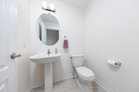 Photo 15 at 29 Bellflower Lane, Oak Ridges Lake Wilcox, Richmond Hill