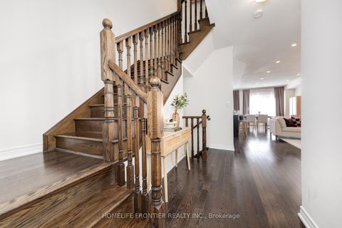 Photo 16 at 29 Bellflower Lane, Oak Ridges Lake Wilcox, Richmond Hill