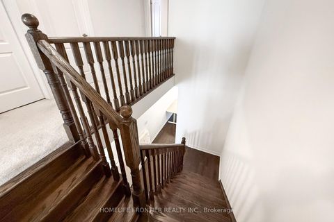 Photo 17 at 29 Bellflower Lane, Oak Ridges Lake Wilcox, Richmond Hill