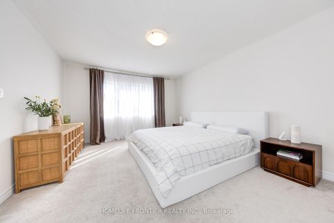 Photo 24 at 29 Bellflower Lane, Oak Ridges Lake Wilcox, Richmond Hill