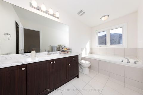 Photo 26 at 29 Bellflower Lane, Oak Ridges Lake Wilcox, Richmond Hill