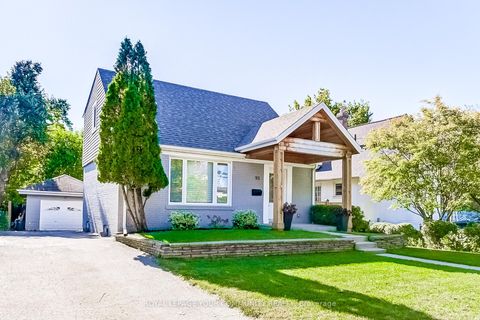 Photo 2 at 93 Gair Drive, Alderwood, Toronto