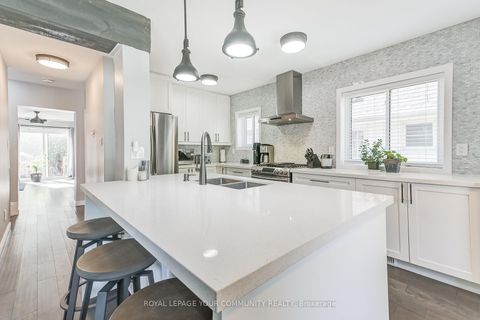 Photo 11 at 93 Gair Drive, Alderwood, Toronto