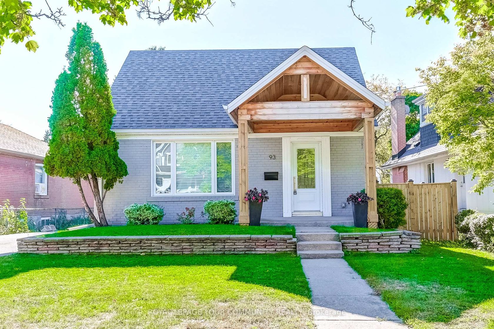 93 Gair Drive, Alderwood, Toronto photo number 2