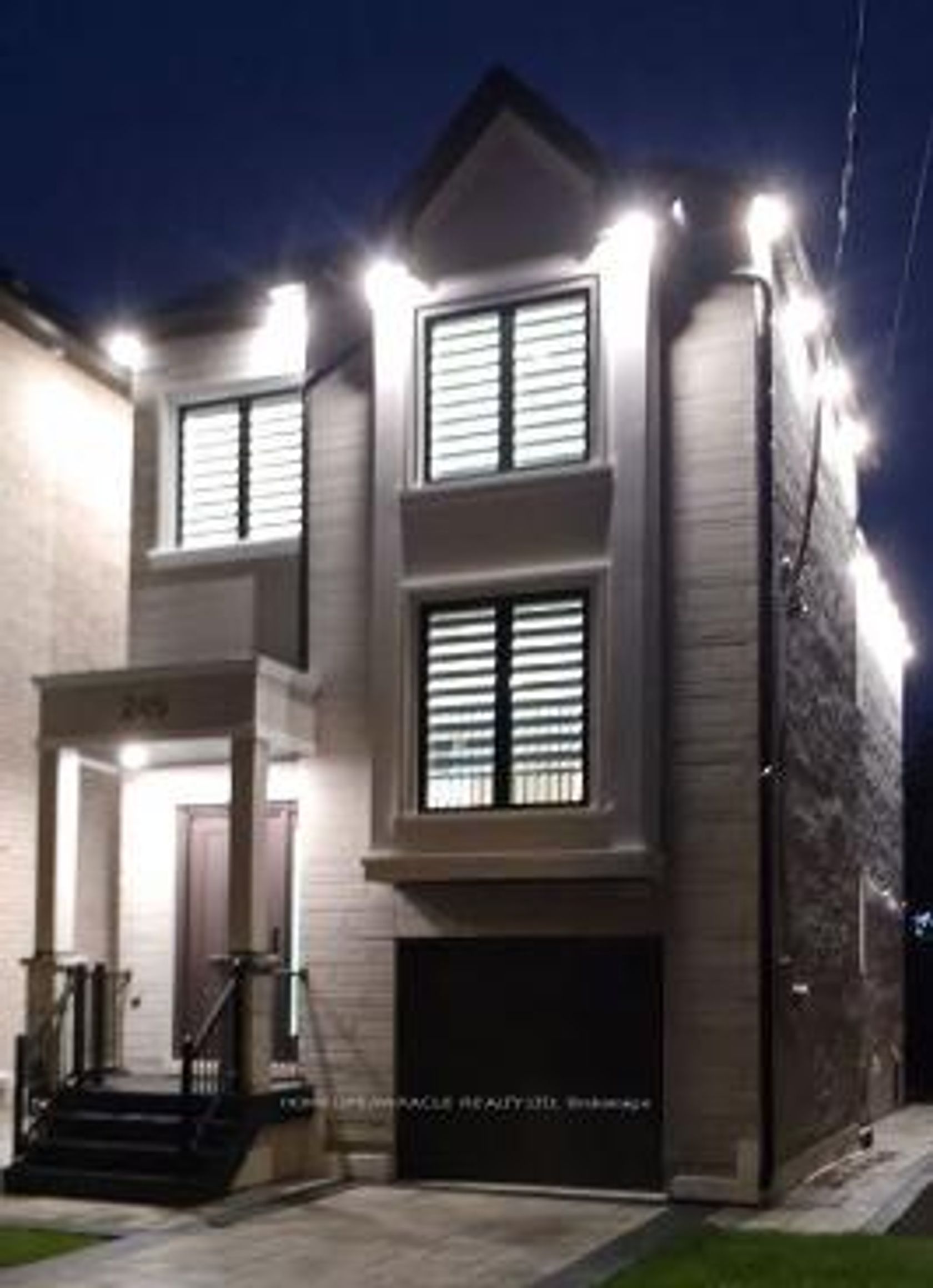 245 Ferris Road, Parkview, Toronto  by Loree Meneguzzi Real Estate 245 Ferris Road, Parkview, Toronto