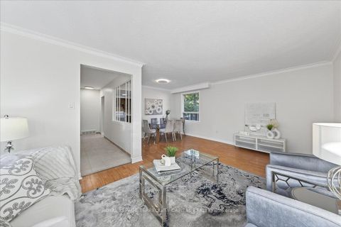 Photo 11 at 65 Glenmanor Drive, CO Central, Oakville