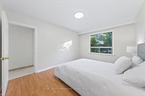 Photo 23 at 65 Glenmanor Drive, CO Central, Oakville