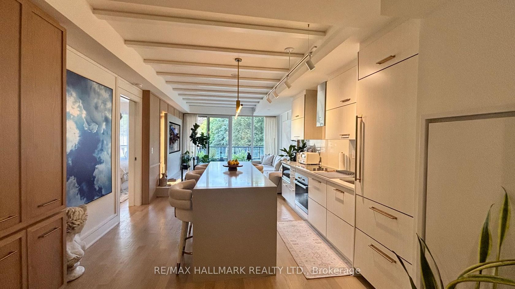 205 - 3018 Yonge Street, Lawrence Park South, Toronto  by Loree Meneguzzi Real Estate 205 - 3018 Yonge Street, Lawrence Park South, Toronto