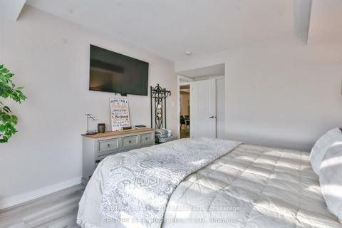 Photo 23 at 64 APPLETREE Lane, Shore, Barrie