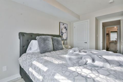 Photo 31 at 64 APPLETREE Lane, Shore, Barrie