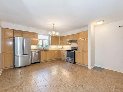 Photo 4 at 202 - 2506 Rutherford Road, Maple, Vaughan