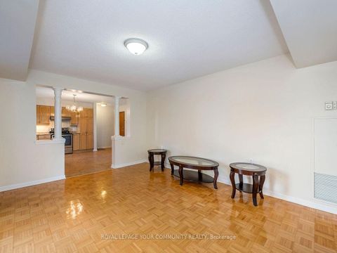 Photo 10 at 202 - 2506 Rutherford Road, Maple, Vaughan