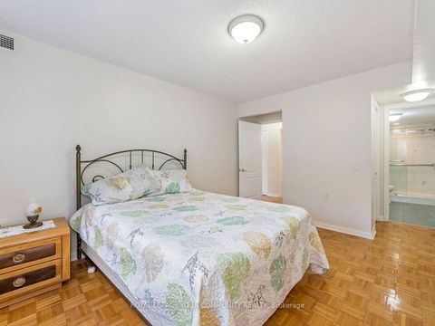 Photo 12 at 202 - 2506 Rutherford Road, Maple, Vaughan