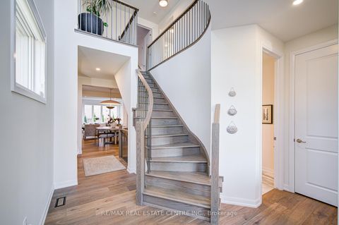 Photo 8 at 3268 Cloise Way, GO Glenorchy, Oakville