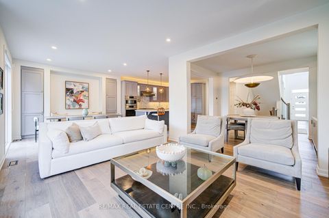 Photo 15 at 3268 Cloise Way, GO Glenorchy, Oakville