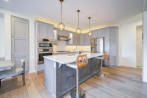 Photo 19 at 3268 Cloise Way, GO Glenorchy, Oakville