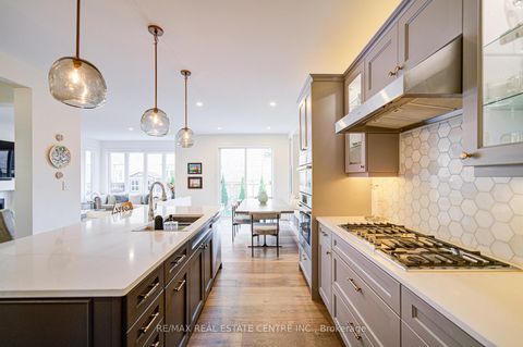 Photo 22 at 3268 Cloise Way, GO Glenorchy, Oakville