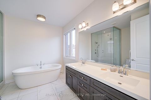 Photo 34 at 3268 Cloise Way, GO Glenorchy, Oakville