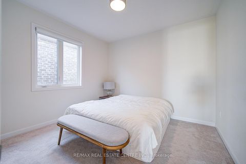 Photo 38 at 3268 Cloise Way, GO Glenorchy, Oakville