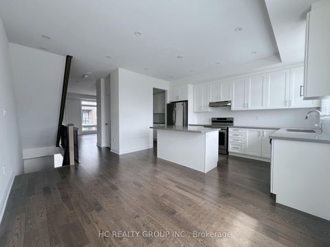 Photo 2 at 142 Moneypenny Place, Beverley Glen, Vaughan Photo 2 at 142 Moneypenny Place, Beverley Glen, Vaughan