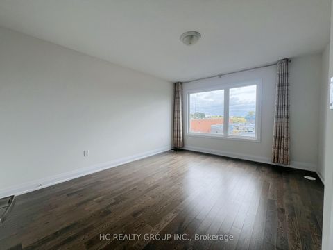 Photo 4 at 142 Moneypenny Place, Beverley Glen, Vaughan