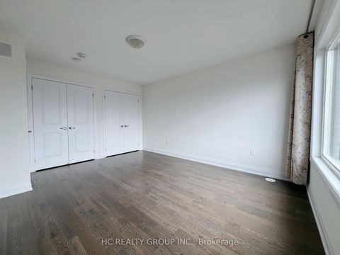 Photo 5 at 142 Moneypenny Place, Beverley Glen, Vaughan