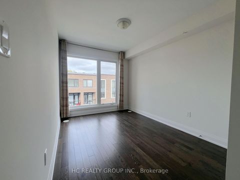 Photo 8 at 142 Moneypenny Place, Beverley Glen, Vaughan