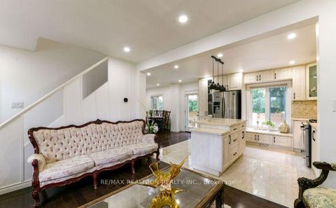 Photo 4 at 68 Devondale Avenue, Newtonbrook West, Toronto