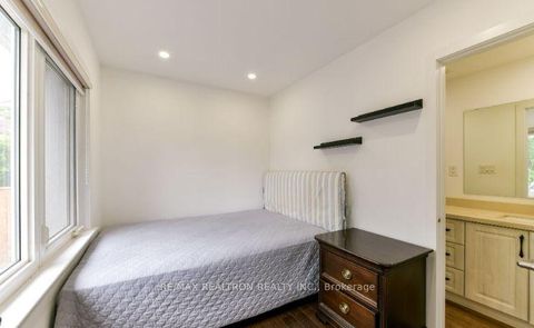 Photo 14 at 68 Devondale Avenue, Newtonbrook West, Toronto