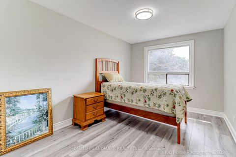 Photo 9 at 46 Bowerbank Drive, Newtonbrook East, Toronto