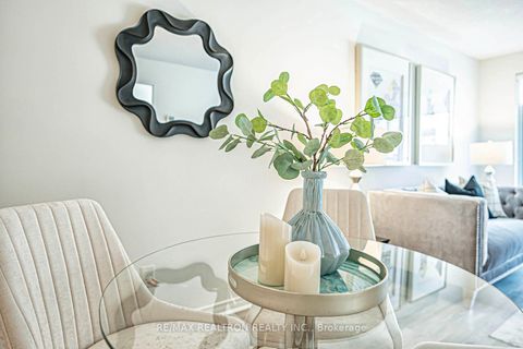 Photo 14 at 318 - 230 King Street E, Moss Park, Toronto