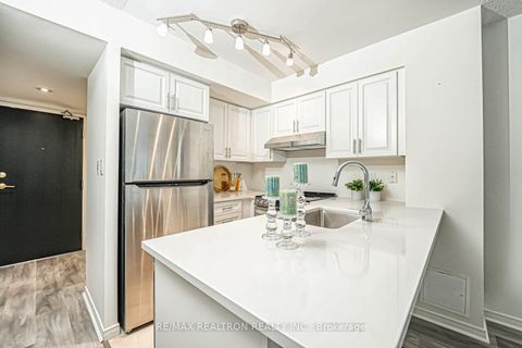 Photo 16 at 318 - 230 King Street E, Moss Park, Toronto