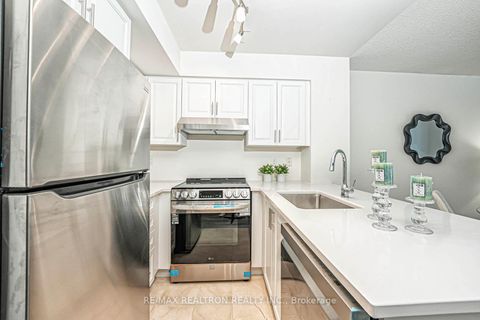 Photo 18 at 318 - 230 King Street E, Moss Park, Toronto